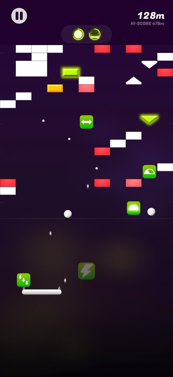 Endless Mayhem, shaped bricks and power-ups falling towards the paddle